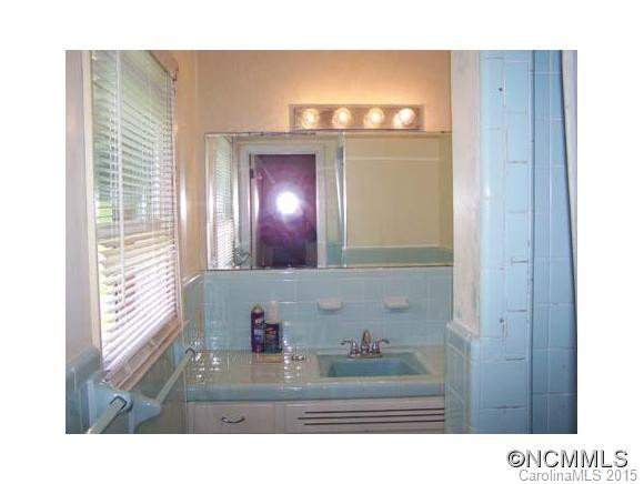 470 Longview Drive - Photo 4