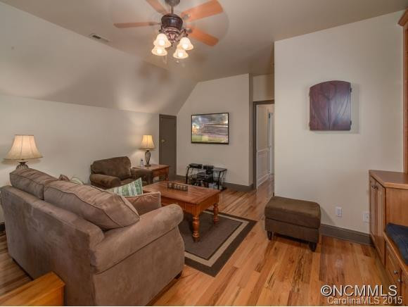 905 WOODVINE RD - Photo 21