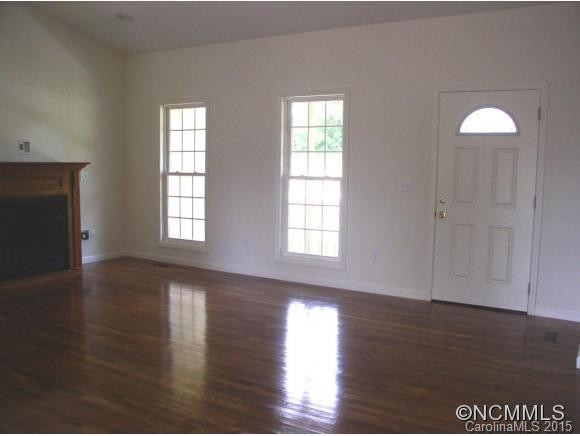 211 Fates Circle - Photo 3