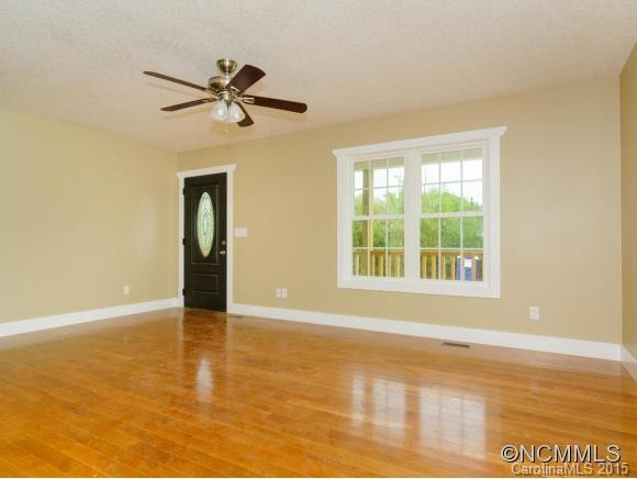 18 Alex Way - Photo 6