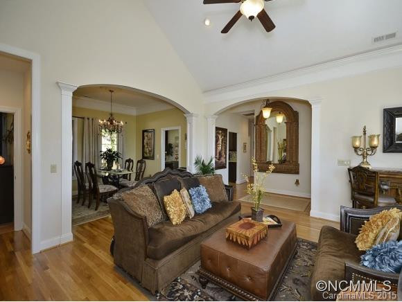 70 CARRIAGE HIGHLANDS COURT - Photo 4