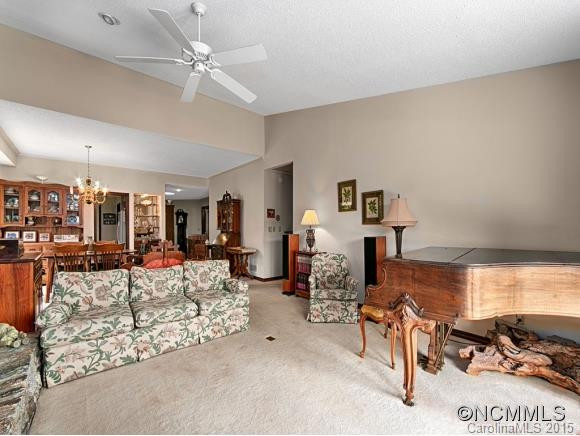 28 Ridgeview Drive - Photo 3