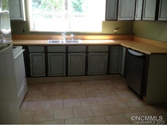 170 Pinebrook Road - Photo 3