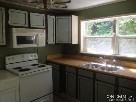 170 Pinebrook Road - Photo 4