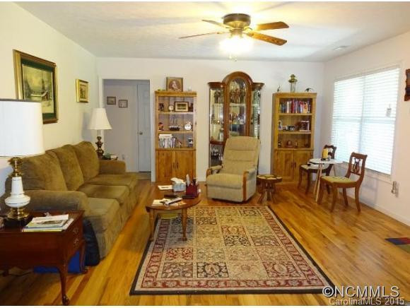 232 KATIE JANE DRIVE - Photo 2