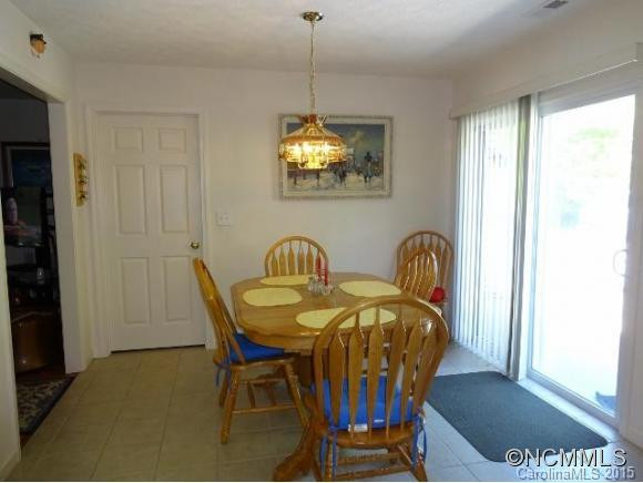 232 KATIE JANE DRIVE - Photo 4