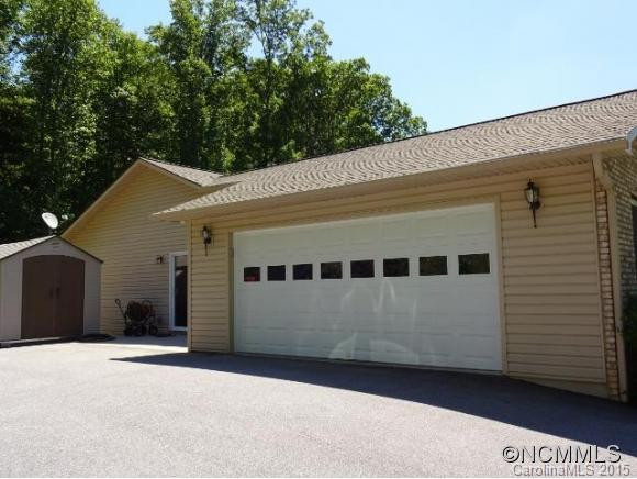 232 KATIE JANE DRIVE - Photo 9