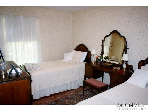 143 COLONIAL DRIVE - Photo 12
