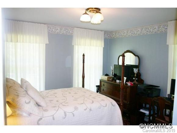 143 COLONIAL DRIVE - Photo 13