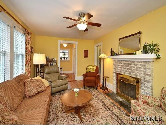 109 EASTWOOD - Photo 3