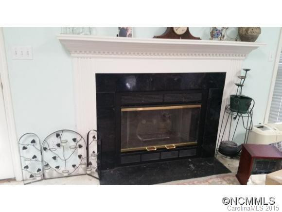 1042 Thorncrest Dr. - Photo 5