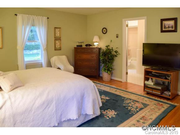 110 Hawthorn Drive - Photo 13