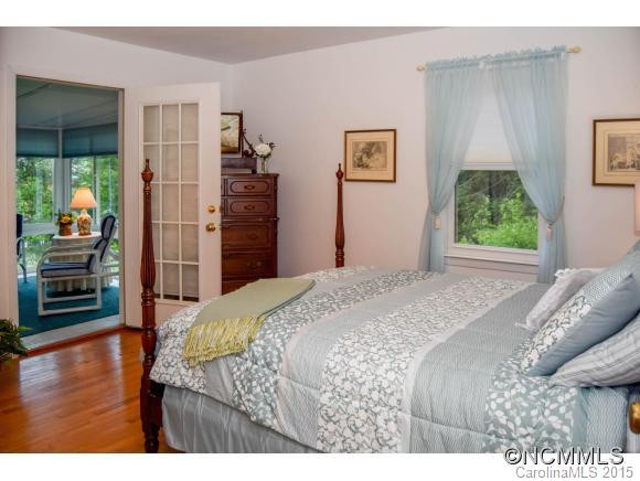 110 Hawthorn Drive - Photo 15
