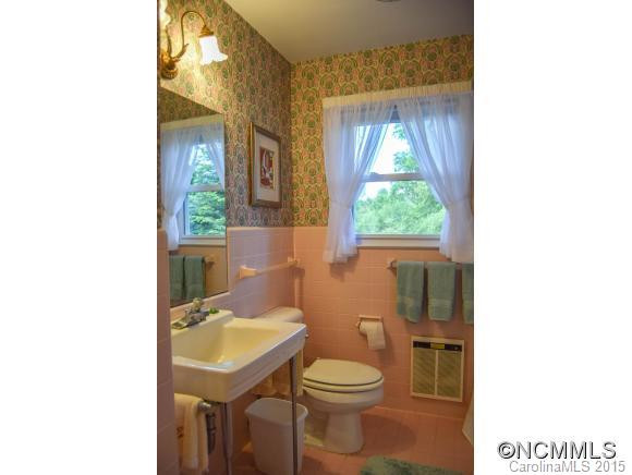 110 Hawthorn Drive - Photo 17