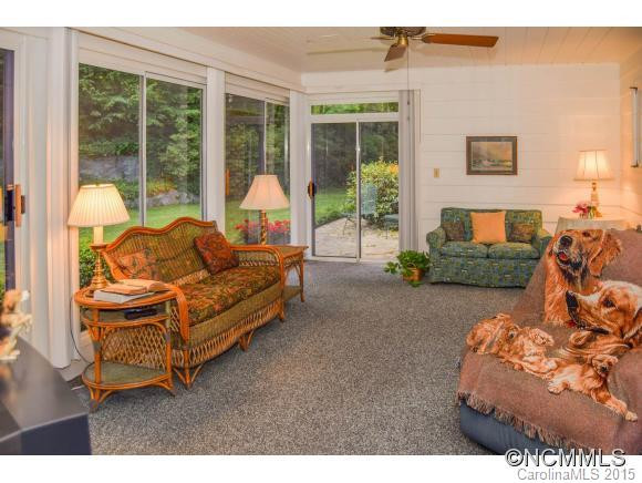 110 Hawthorn Drive - Photo 10