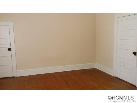 1979 Riverside Drive - Photo 5