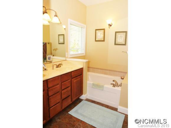 16 Lancaster - Photo 14