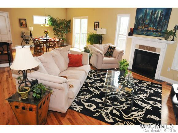 16 Lancaster - Photo 9