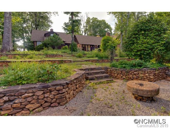 936 Golden Road - Photo 4