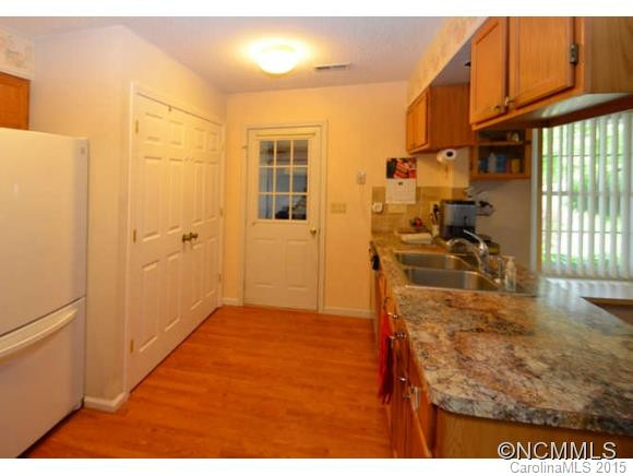552 Woodfield Lane - Photo 12