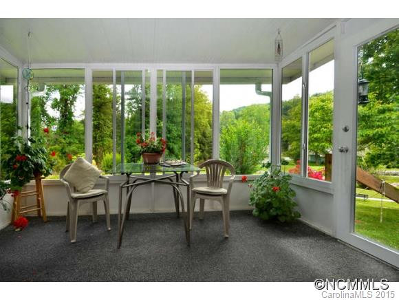 552 Woodfield Lane - Photo 17