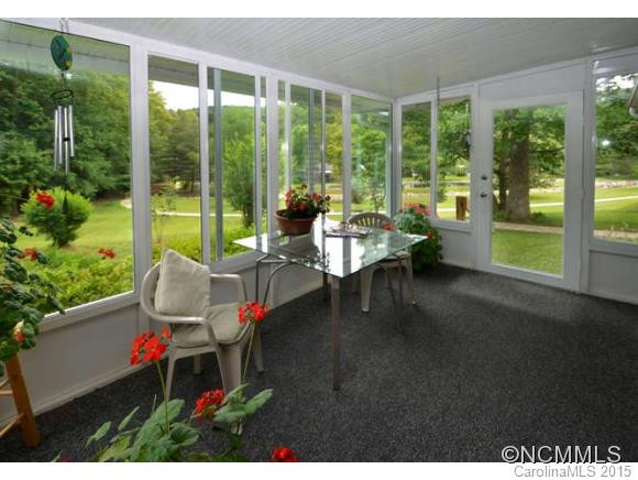 552 Woodfield Lane - Photo 18
