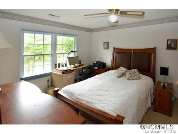 552 Woodfield Lane - Photo 19