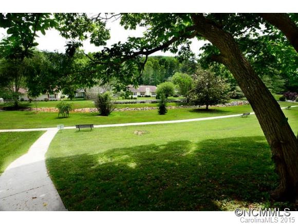552 Woodfield Lane - Photo 5
