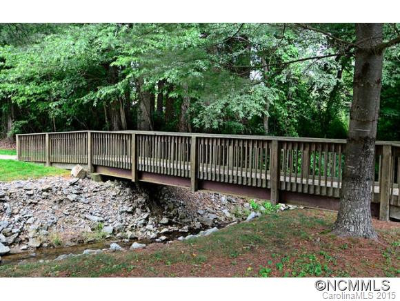 552 Woodfield Lane - Photo 8