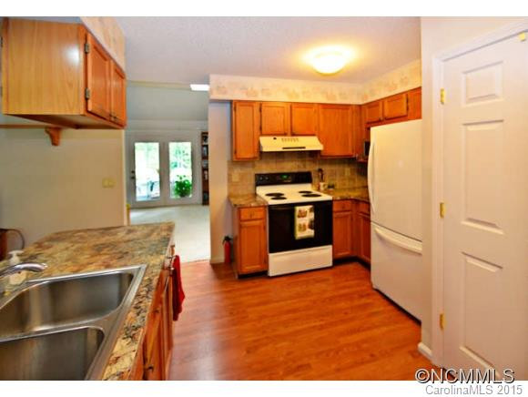 552 Woodfield Lane - Photo 9