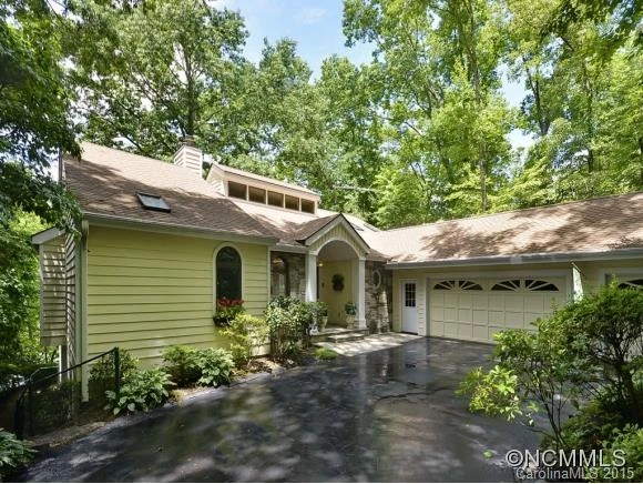 18 IVY WAY