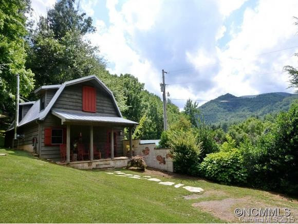 6 DEER RUN ROAD