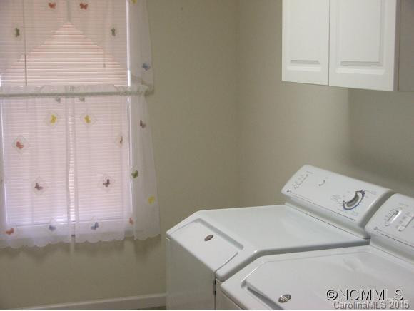29 Cathy Court - Photo 13