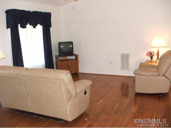 29 Cathy Court - Photo 5