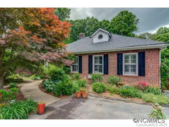 11 Enka Hillcrest Street