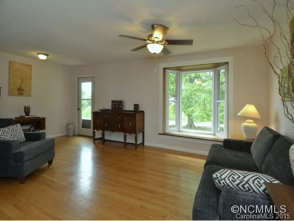 206 RAINBOW LANE - Photo 3