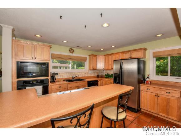 147 Camelot Drive - Photo 14