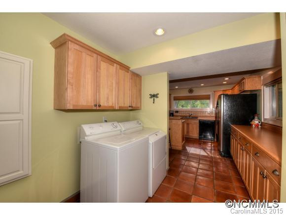 147 Camelot Drive - Photo 15