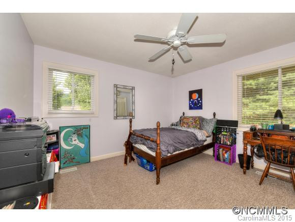 147 Camelot Drive - Photo 21
