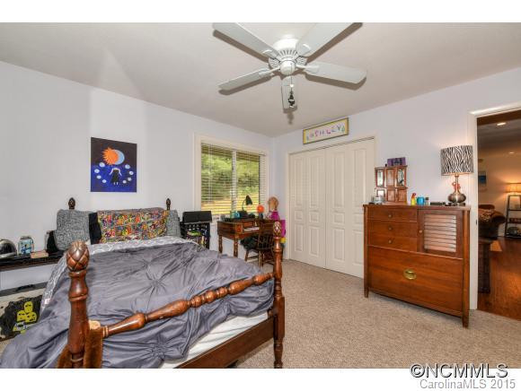 147 Camelot Drive - Photo 24