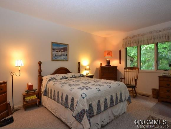 501 WHITE OAK DRIVE - Photo 8