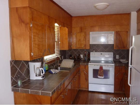 2390 River Rd. - Photo 6