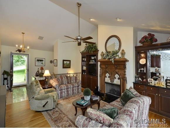 471 Cardinal Lane - Photo 3