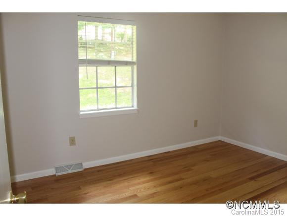 16 Evelake Drive - Photo 5