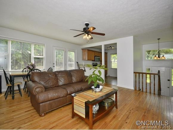 30 COUNTRY ROAD - Photo 4