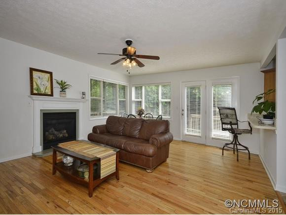 30 COUNTRY ROAD - Photo 5
