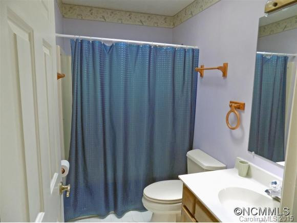 205 Hampton Court - Photo 11