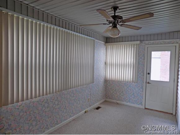 205 Hampton Court - Photo 12