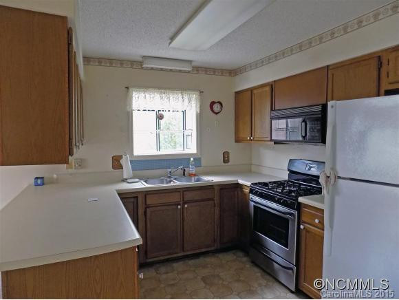 205 Hampton Court - Photo 5