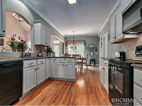 1050 COLUMBINE - Photo 11